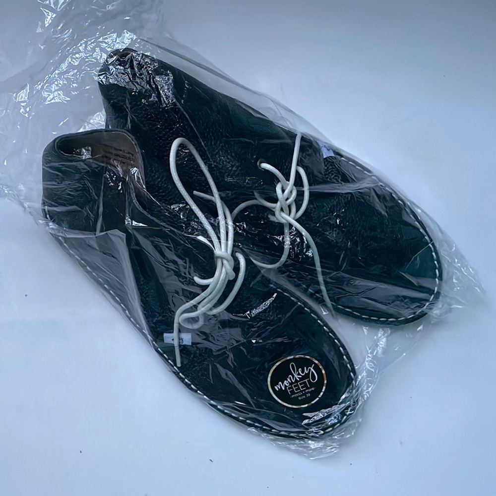 New Women’s Monkey Feet
